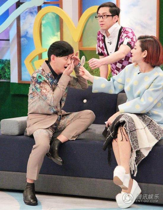小S黄子佼拥抱视频大曝光 台上台下哭成一团